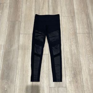 Alo Yoga High Waisted Motto Legging